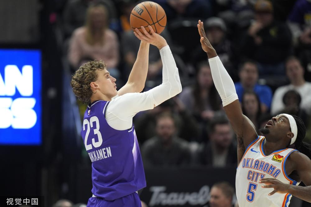 他在防守对 他在防守对